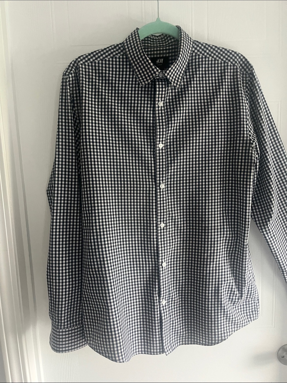 H&M Men’s Black and White Gingham Button-Down Shirt